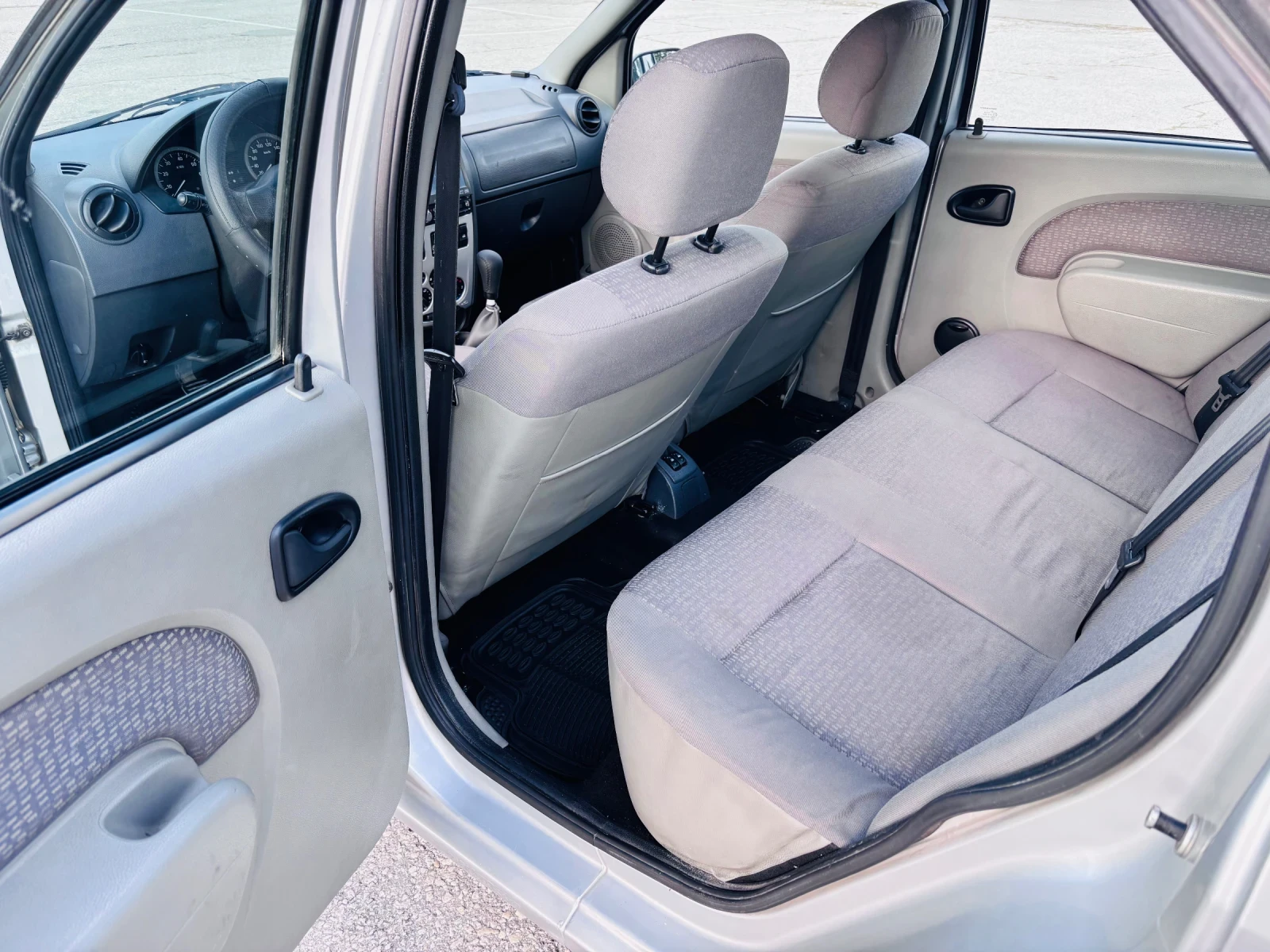 Dacia Logan Dacia Logan 1.5 dCi | 2007 г. | Дизел | 241 000 км, снимка 5 - Автомобили и джипове - 56055495