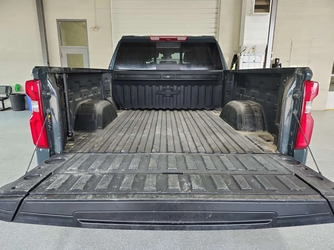 Chevrolet Silverado * LT TRAIL BOSS CREW CAB STD BED* АВТОКРЕДИТ* , снимка 14 - Автомобили и джипове - 56259658