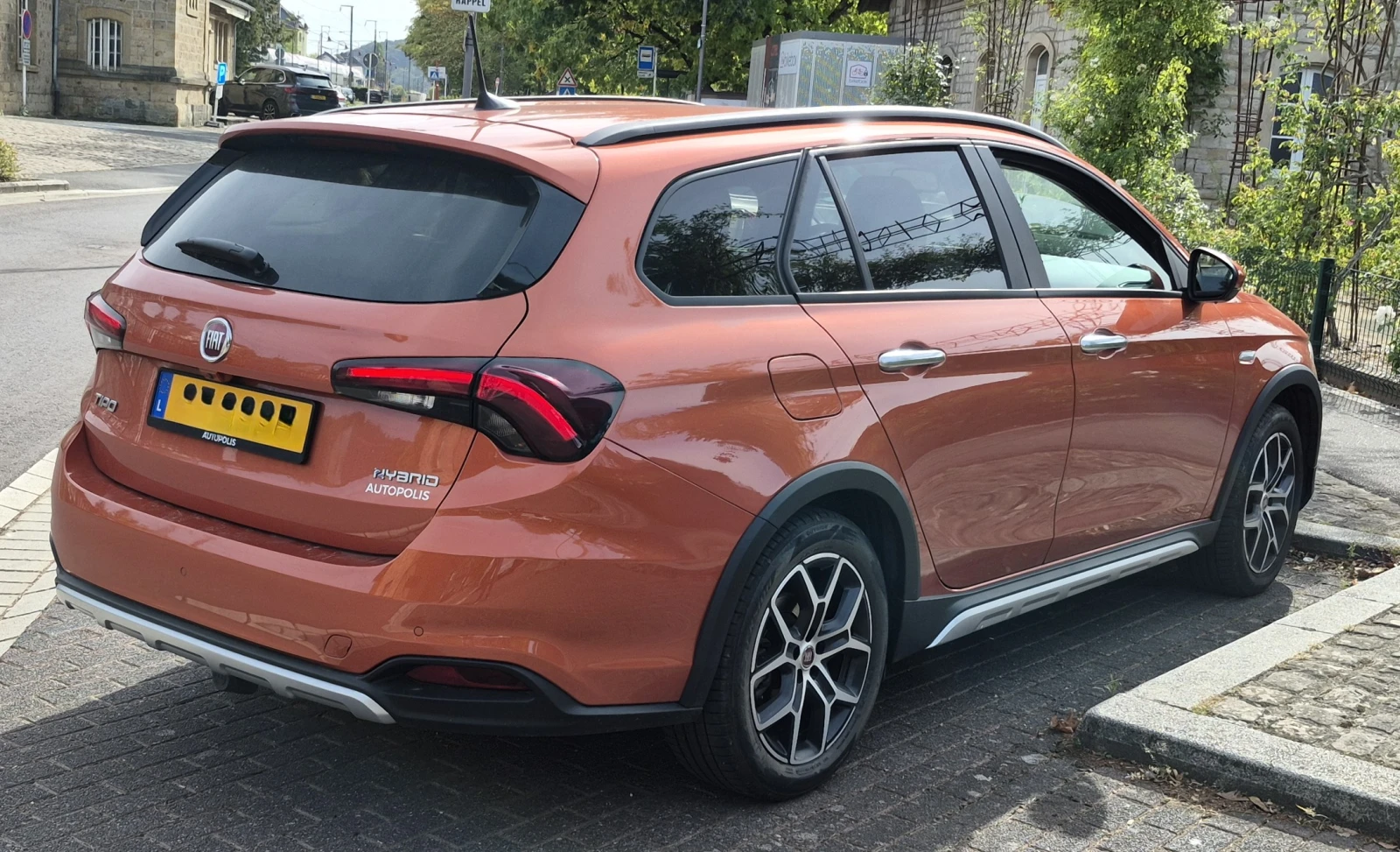 Fiat Tipo CROSS HYBRID, снимка 2 - Автомобили и джипове - 56441395