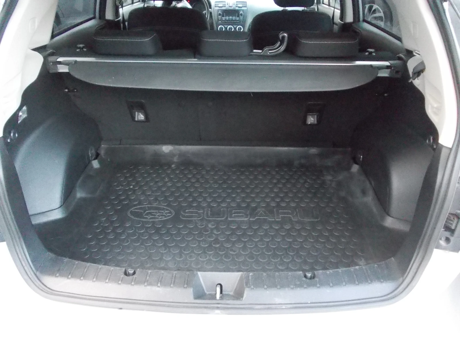 Subaru XV 1.6-4x4-клима, снимка 6 - Автомобили и джипове - 56442769