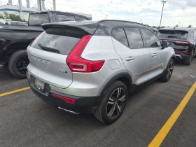 Volvo XC40 R DESIGN/CARFAX/АЛКАНТАРА/ПАНО/ПОДГРЕВ/, снимка 3