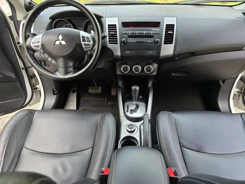 Mitsubishi Outlander 2.4 i, снимка 11 - Автомобили и джипове - 45591207