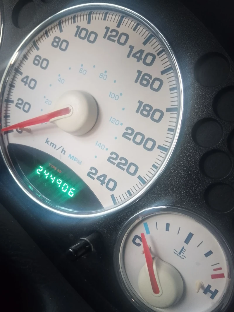 Jeep Cherokee, снимка 11 - Автомобили и джипове - 52429194