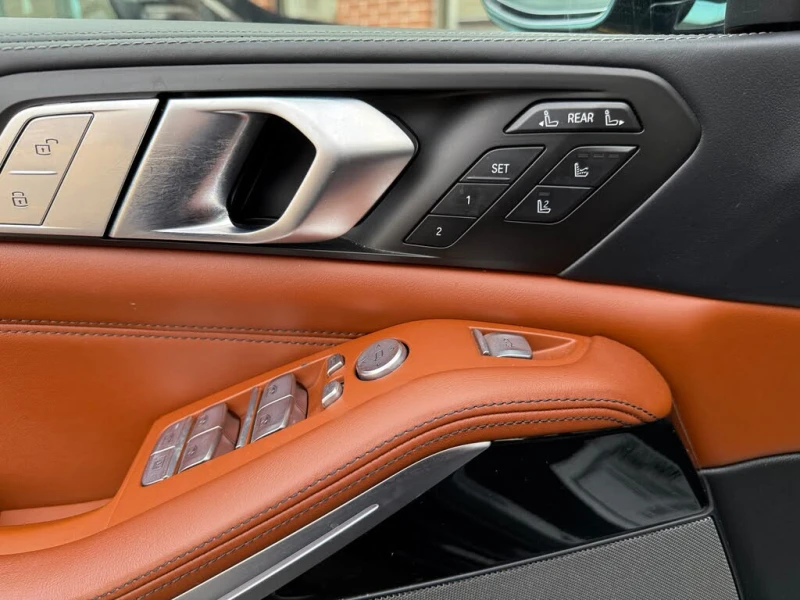 BMW X7 * M50i* AWD* АвтоКреди* (ЦЕНА ДО БГ), снимка 10 - Автомобили и джипове - 52567026