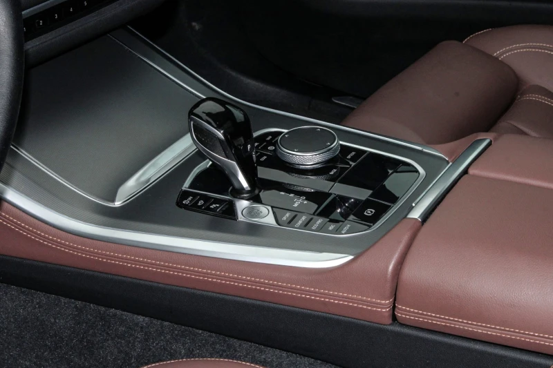 BMW X5 xDrive40i KEYLESS* PANO* ПОДГРЕВ* CAM* BLINDSPOT* , снимка 11 - Автомобили и джипове - 52611424