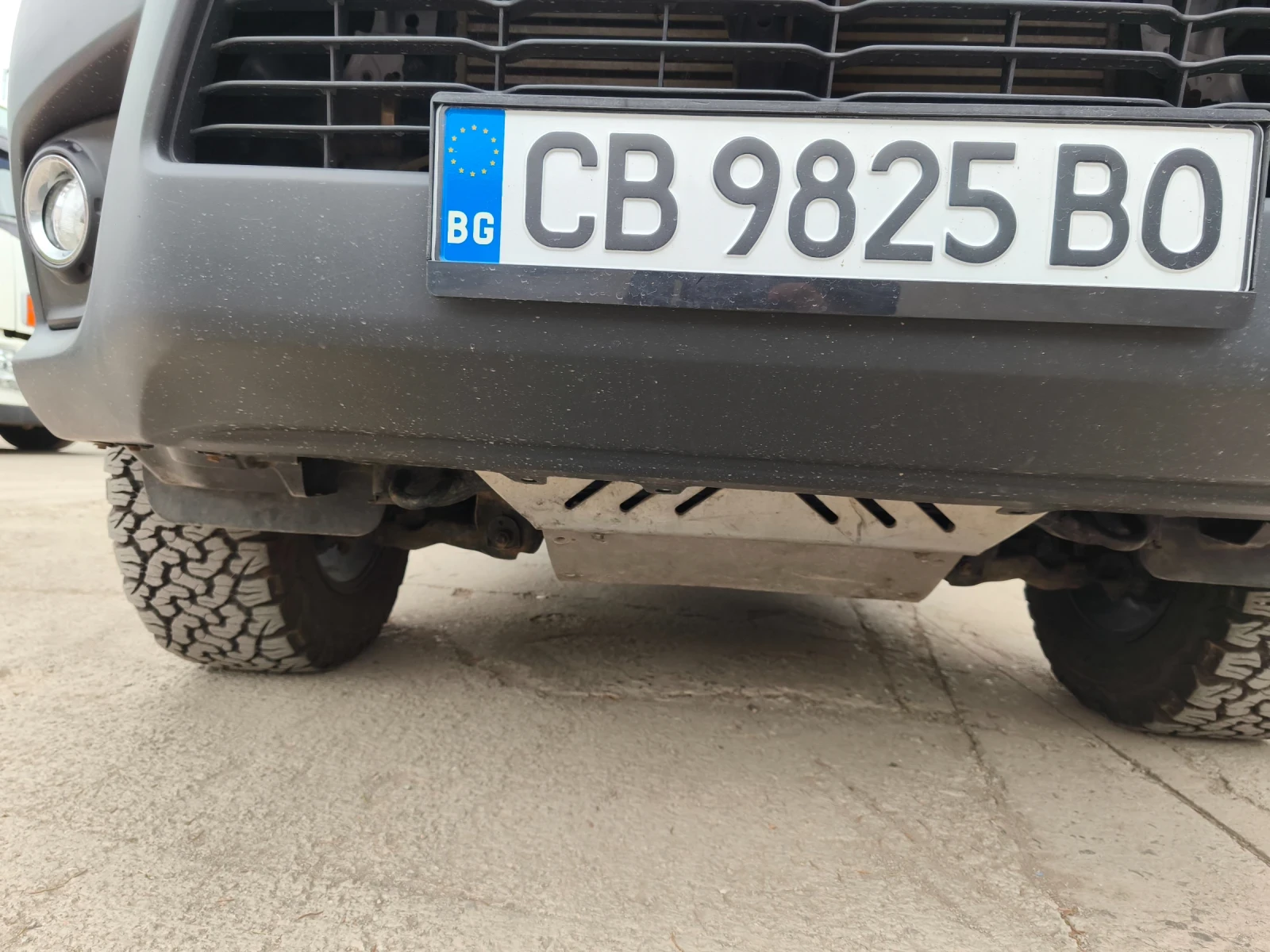Toyota Hilux 2.4 Hardtop - изображение 9