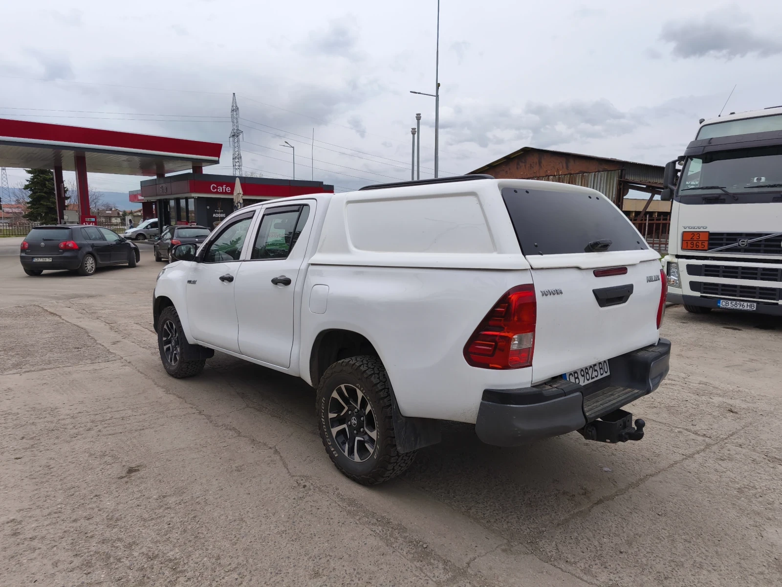 Toyota Hilux 2.4 Hardtop - изображение 7