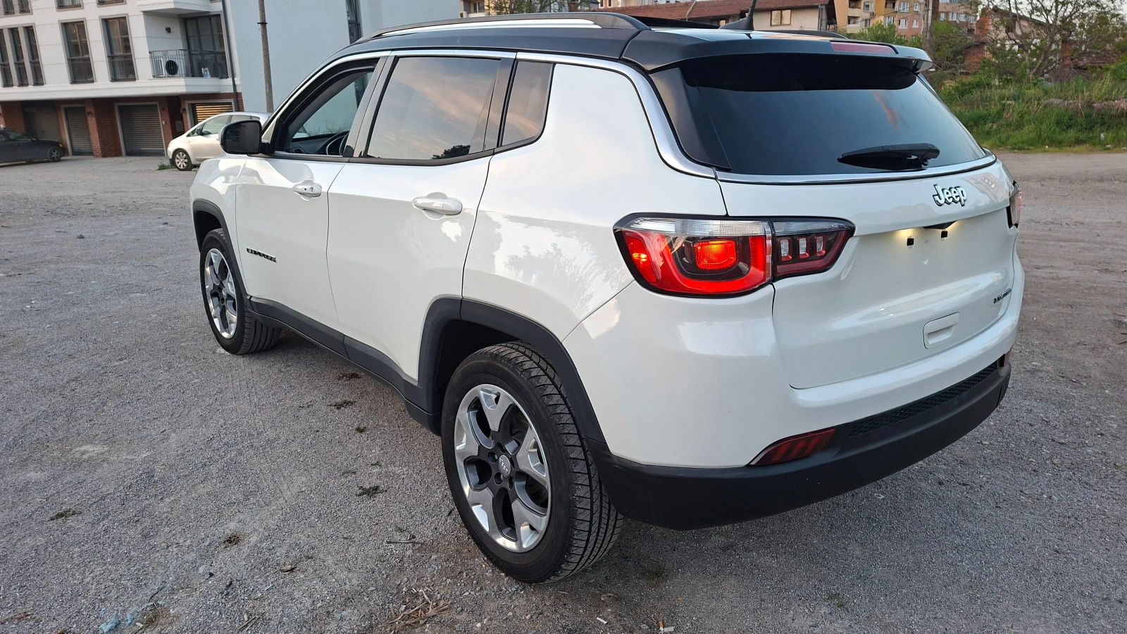 Jeep Compass 2.4i 4x4 - изображение 6