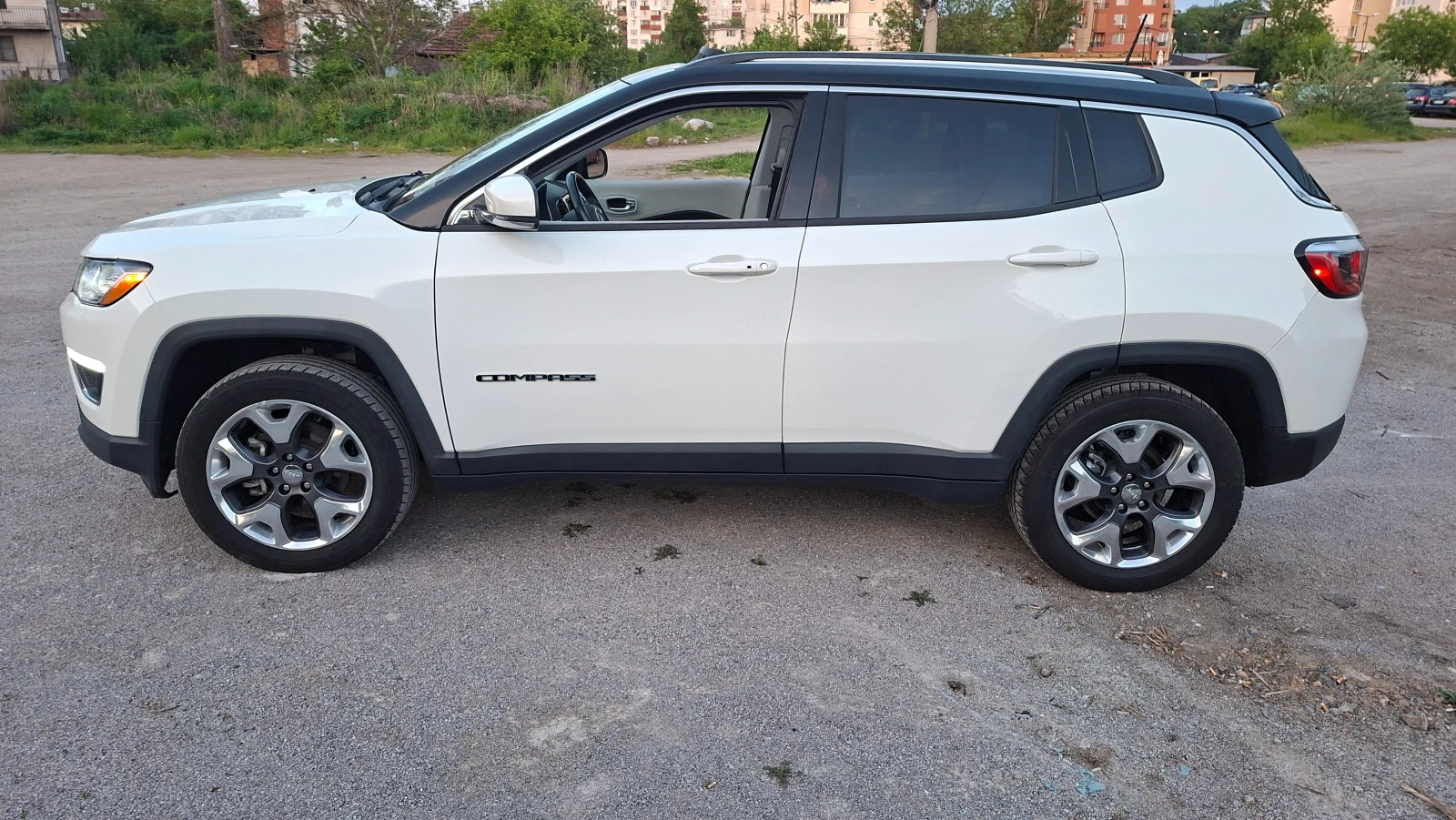 Jeep Compass 2.4i 4x4 - изображение 8