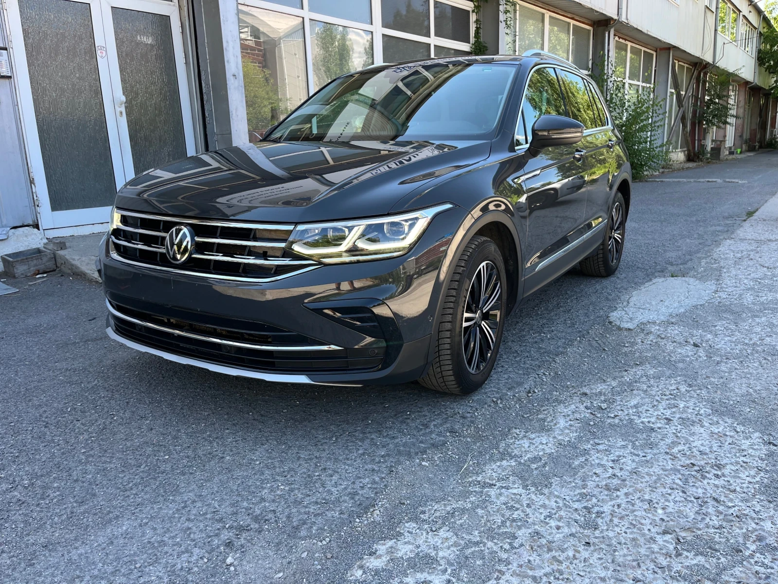 VW Tiguan 2.0TDI IQ-light HD matrix - изображение 6