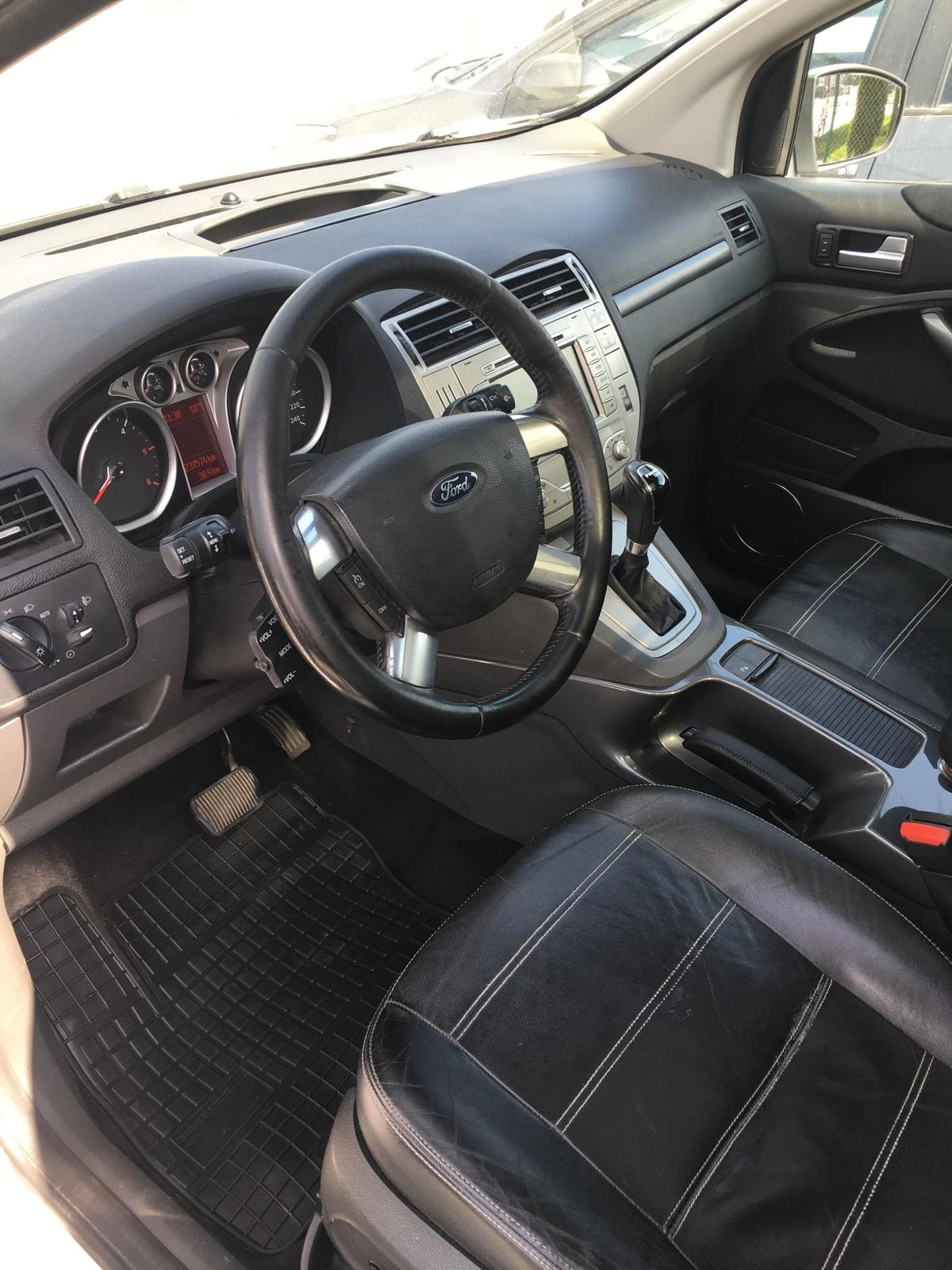 Ford Kuga, снимка 8 - Автомобили и джипове - 53847762