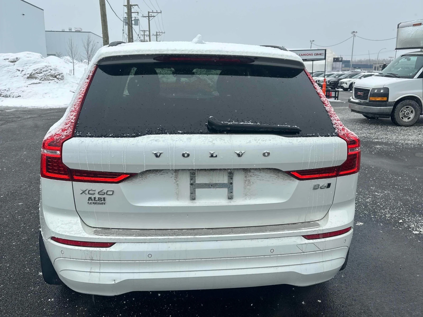 Volvo XC60 CAR FAX * АВТО КРЕДИТ * ЦЕНА ДО БГ * MOMENTUM, снимка 4 - Автомобили и джипове - 54034675