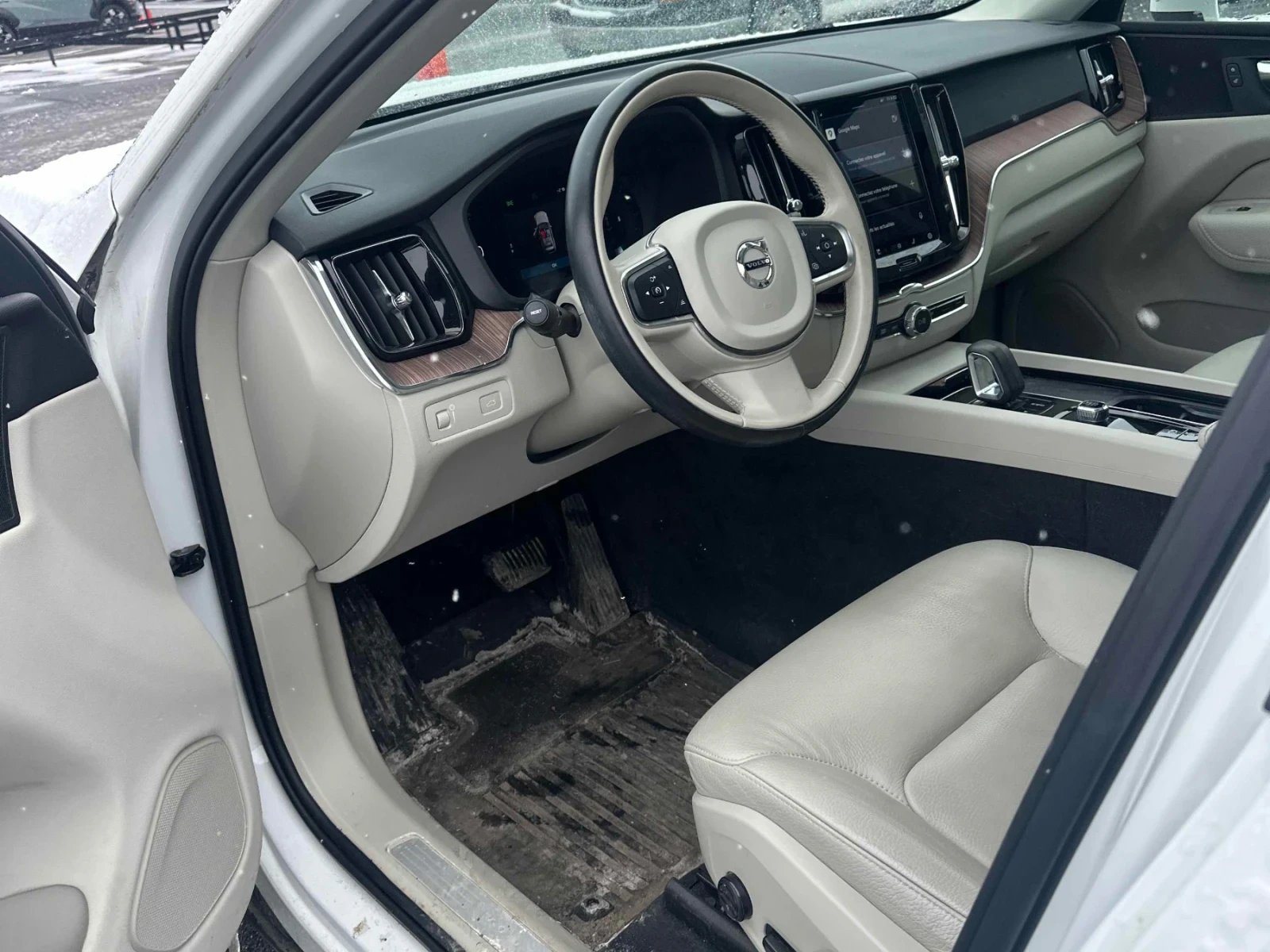 Volvo XC60 CAR FAX * АВТО КРЕДИТ * ЦЕНА ДО БГ * MOMENTUM, снимка 6 - Автомобили и джипове - 54034675