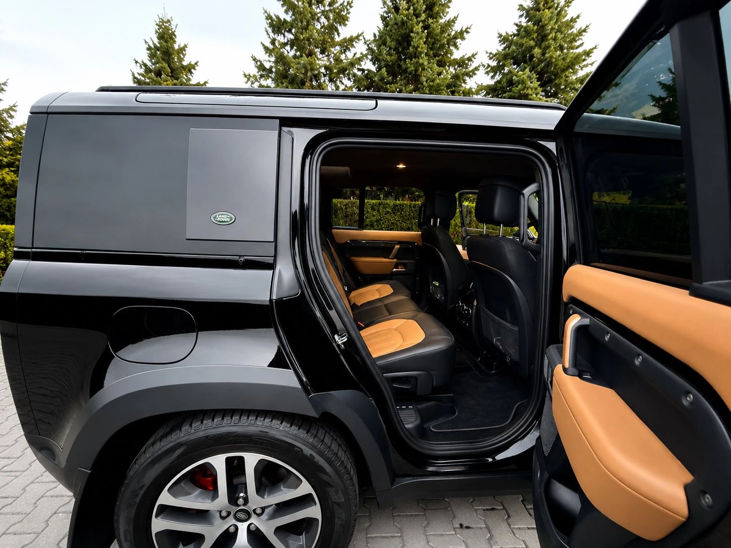 Land Rover Defender 110, снимка 9 - Автомобили и джипове - 54501199