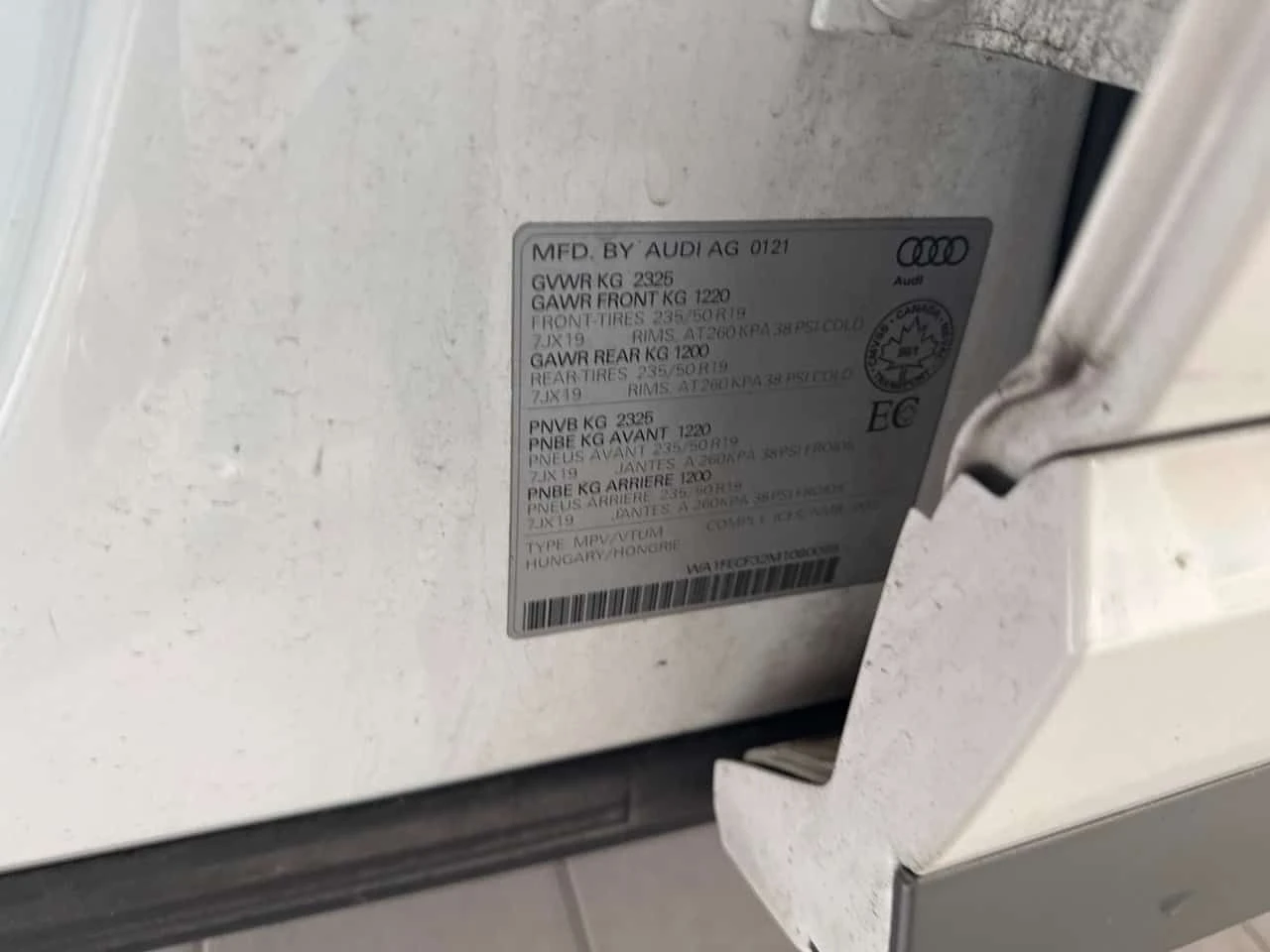 Audi Q3 Technik  CARFAX, снимка 11 - Автомобили и джипове - 54812083