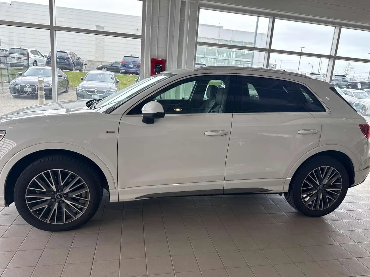 Audi Q3 Technik  CARFAX, снимка 2 - Автомобили и джипове - 54812083