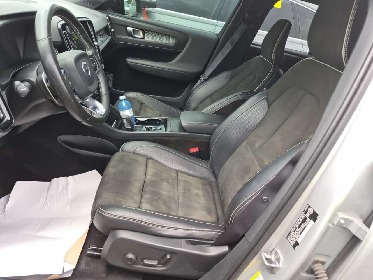 Volvo XC40 R DESIGN/CARFAX/АЛКАНТАРА/ПАНО/ПОДГРЕВ/, снимка 5 - Автомобили и джипове - 55590422