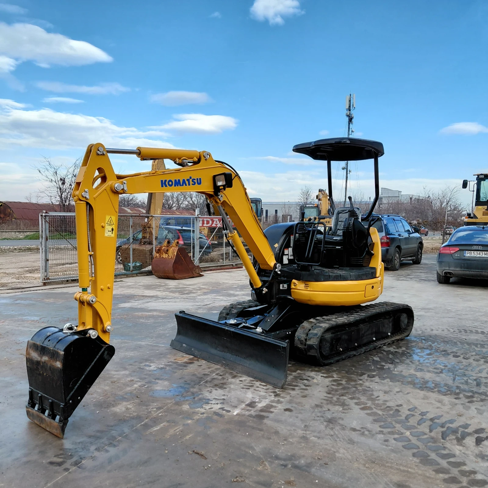 Багер Komatsu PC30MR-1 * БУЛДОЗЕРНО ГРЕБЛО * НАЛИЧЕН * , снимка 1