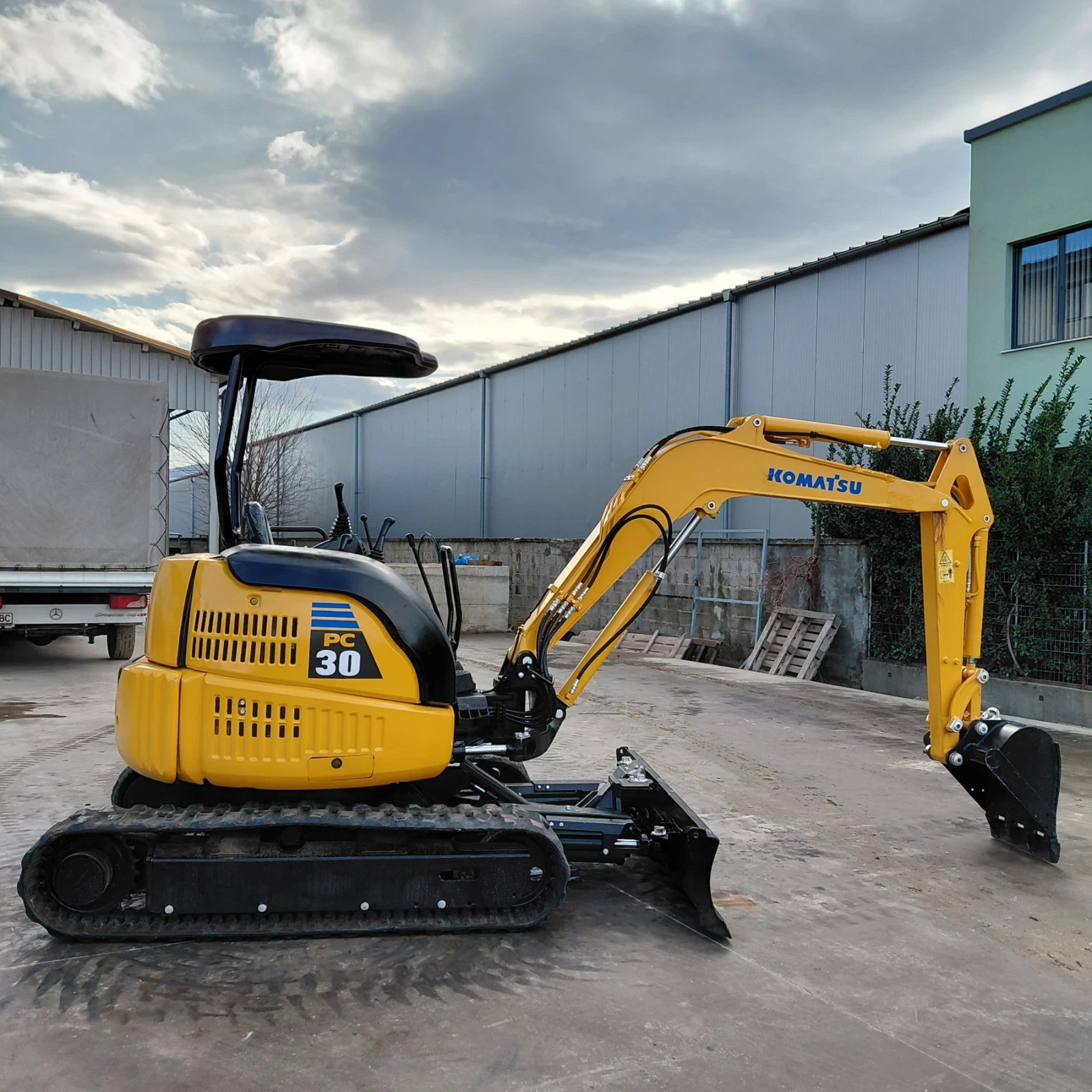 Багер Komatsu PC30MR-1 * БУЛДОЗЕРНО ГРЕБЛО * НАЛИЧЕН *  - изображение 6