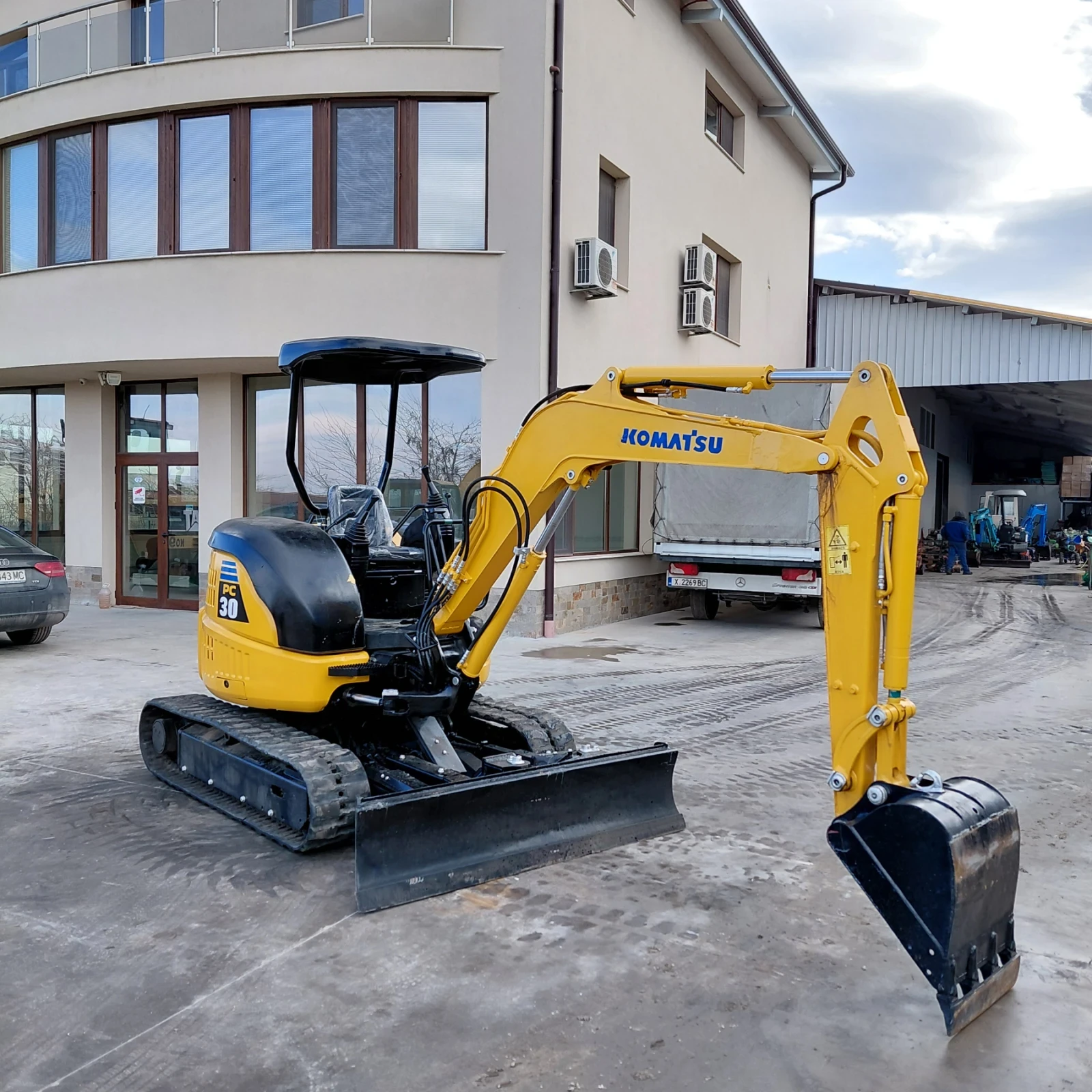 Багер Komatsu PC30MR-1 * БУЛДОЗЕРНО ГРЕБЛО * НАЛИЧЕН *  - изображение 7