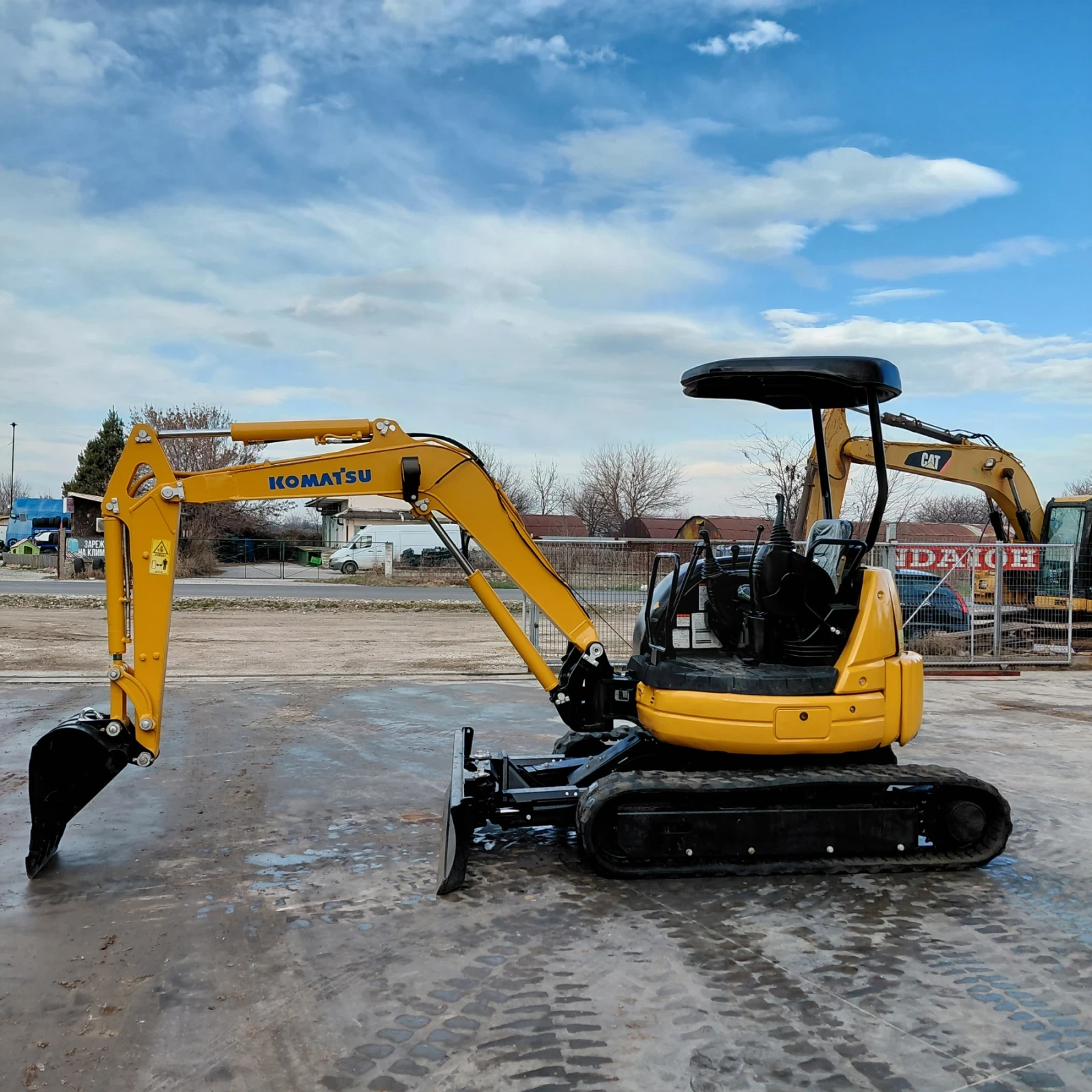 Багер Komatsu PC30MR-1 * БУЛДОЗЕРНО ГРЕБЛО * НАЛИЧЕН *  - изображение 2