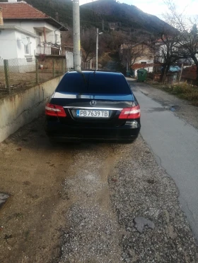 Mercedes-Benz E 220, снимка 2