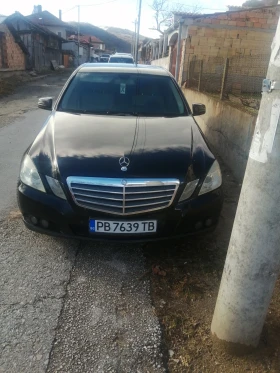 Mercedes-Benz E 220, снимка 1