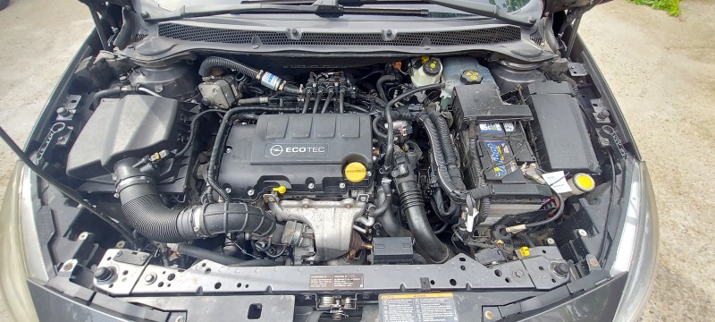 Opel Astra J, 6 скорости, LPG, снимка 8 - Автомобили и джипове - 45495656