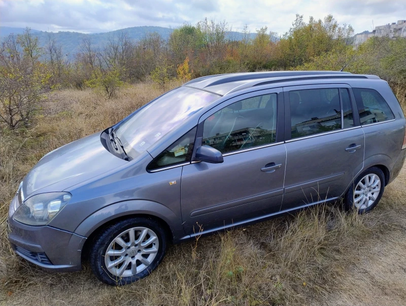 Opel Zafira B, снимка 1 - Автомобили и джипове - 48342283