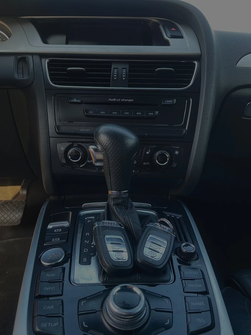 Audi A4 3.0TDI* DIS* B&O* 330Hp* SOUND* DEADZONE* FULL* , снимка 13 - Автомобили и джипове - 52637377