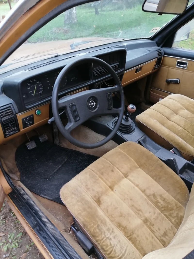 Opel Rekord, снимка 6 - Автомобили и джипове - 52570355