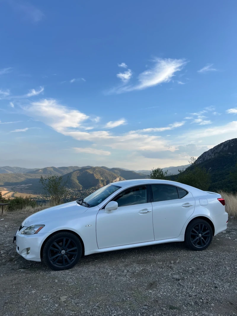 Lexus IS 220d, снимка 3 - Автомобили и джипове - 51825697