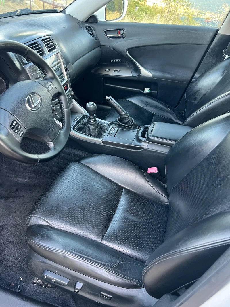 Lexus IS 220d, снимка 10 - Автомобили и джипове - 51825697