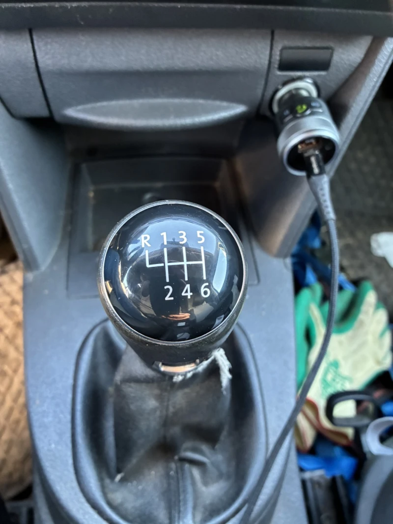 VW Caddy, снимка 6 - Автомобили и джипове - 52811665