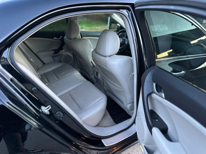 Honda Accord 2.4 EXECUTIVE, снимка 12 - Автомобили и джипове - 52827262