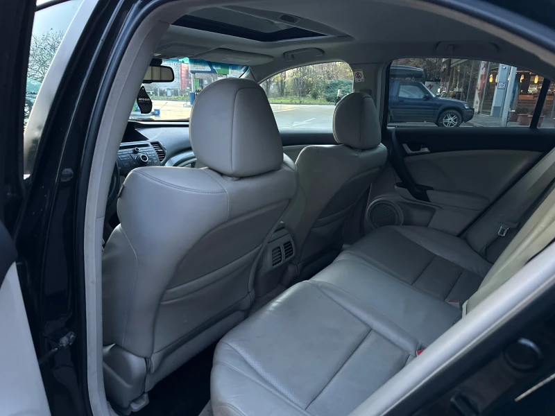 Honda Accord 2.4 EXECUTIVE, снимка 11 - Автомобили и джипове - 52827262