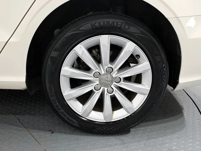 Audi A3 1.6 TDI, снимка 5 - Автомобили и джипове - 54125553