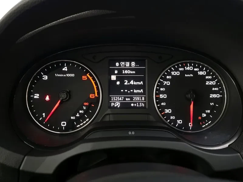 Audi A3 1.6 TDI, снимка 8 - Автомобили и джипове - 54125553