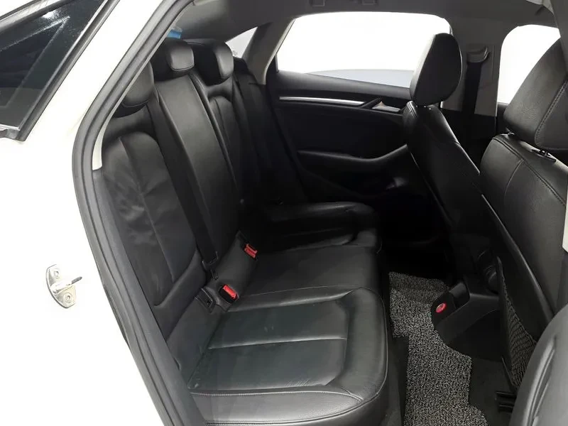 Audi A3 1.6 TDI, снимка 12 - Автомобили и джипове - 54125553