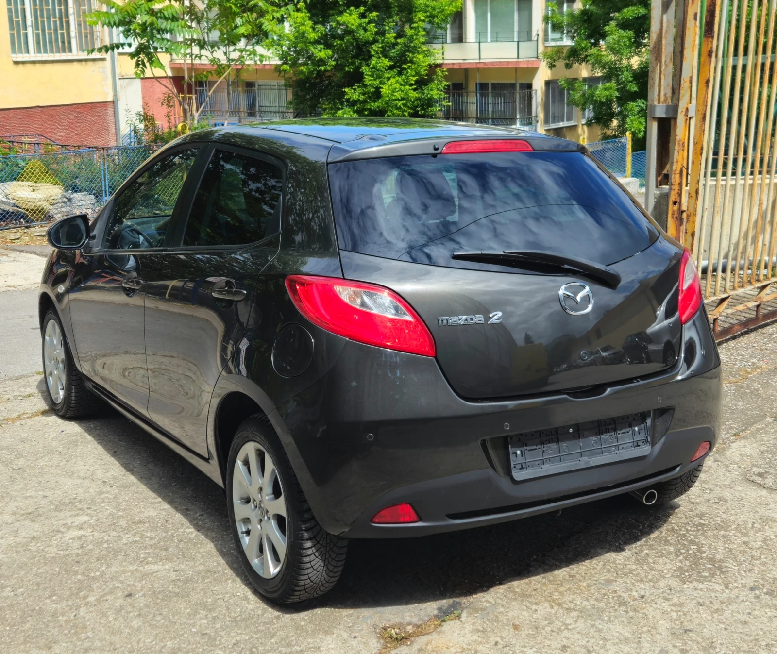Mazda 2 1.35i - изображение 6