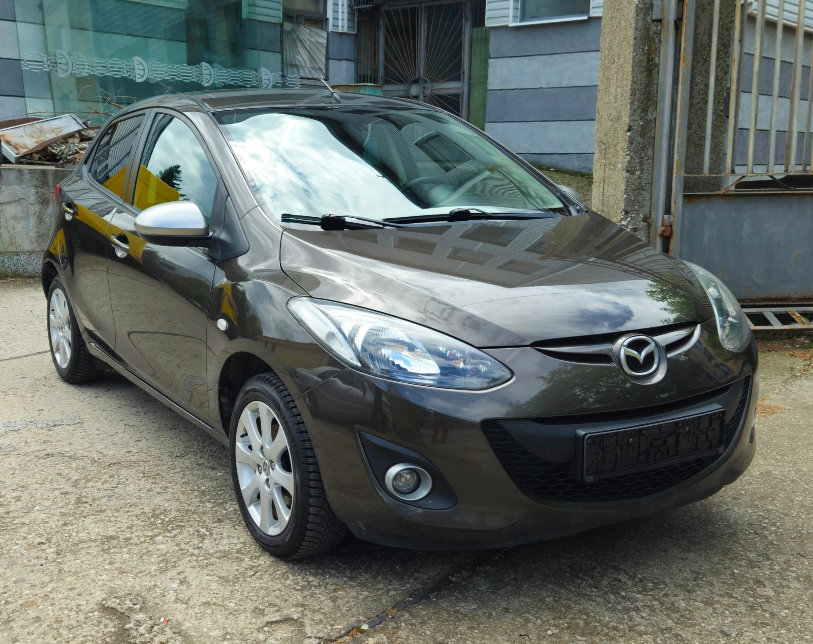 Mazda 2 1.35i - изображение 2