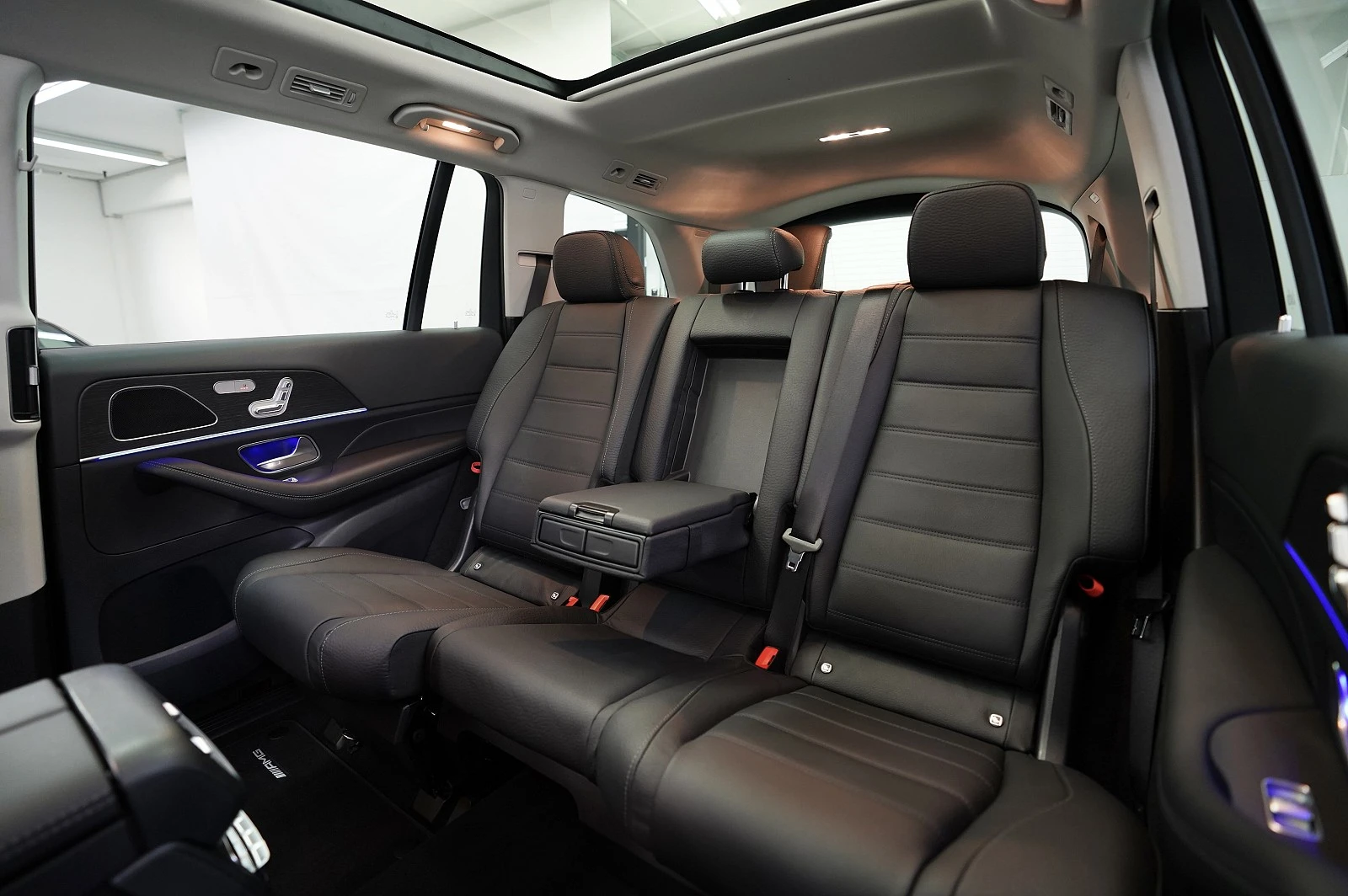Mercedes-Benz GLS 450 AMG Line / 6+ 1/ HUD/CAMERA/PANO/ - изображение 10