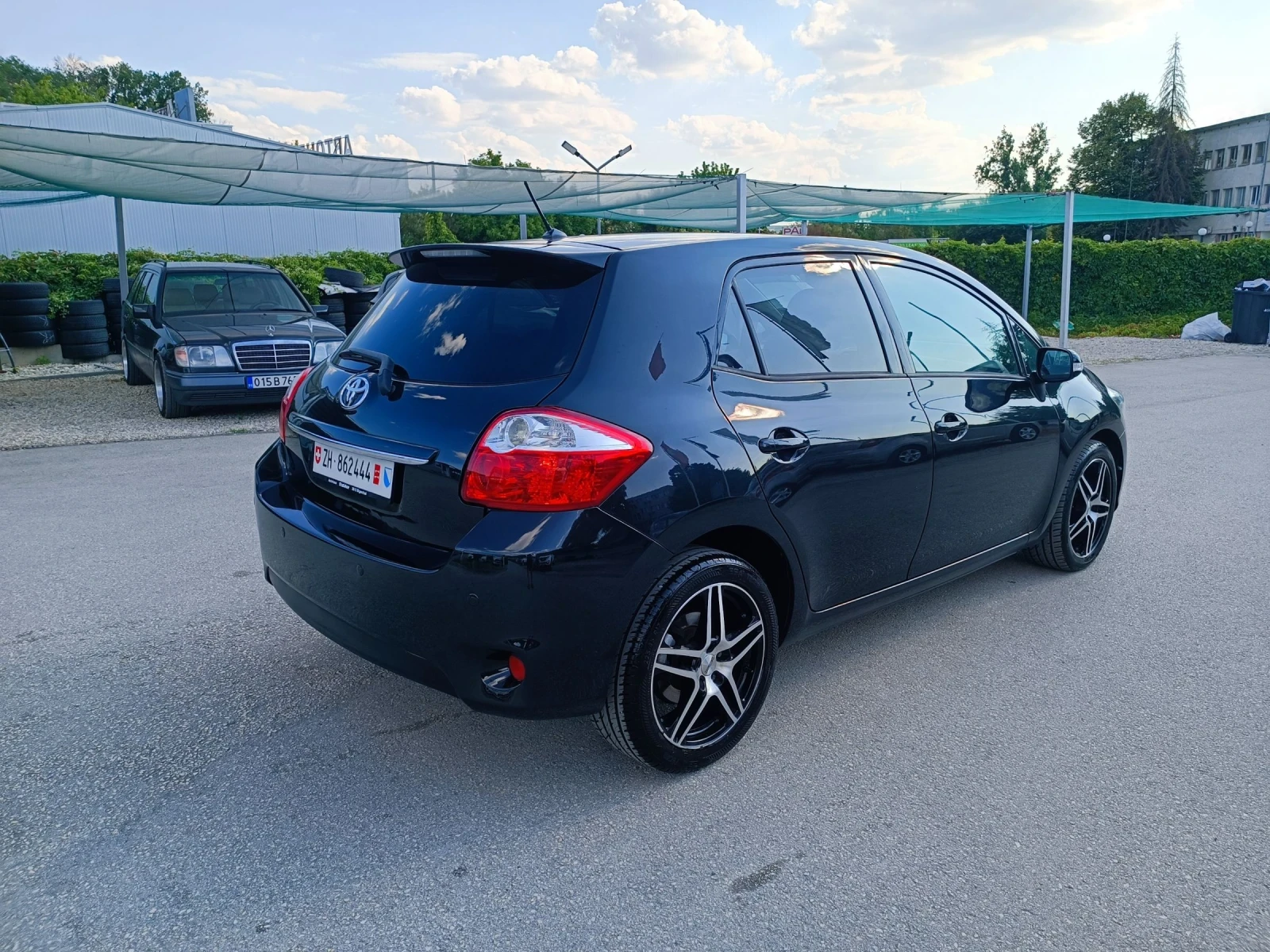 Toyota Auris 1.8i-147кс-ШВЕЙЦАРИЯ-РЪЧКА-6ск-FACELIFT - изображение 3