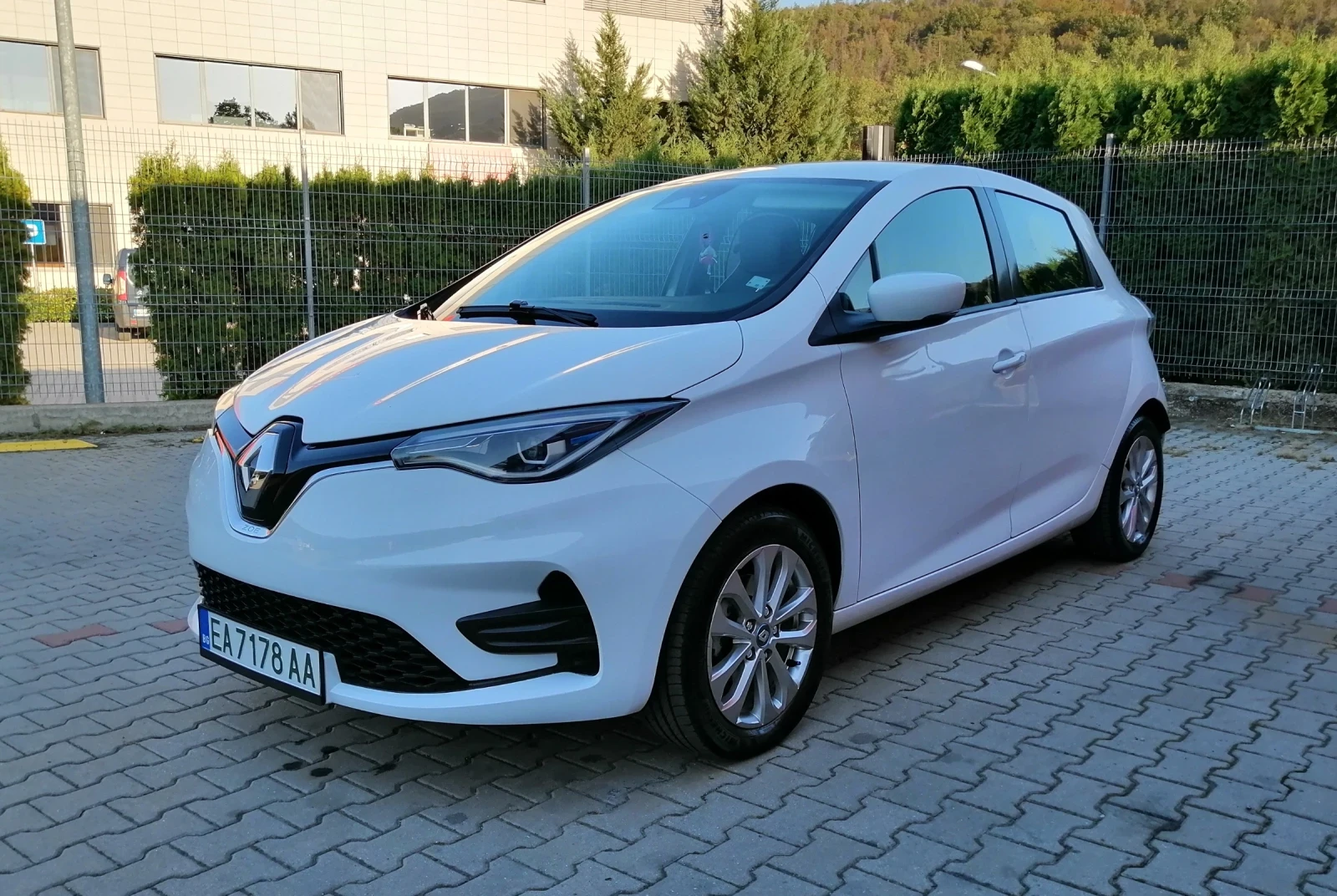 Renault Zoe 52KWH CCS2 ZEN - изображение 8