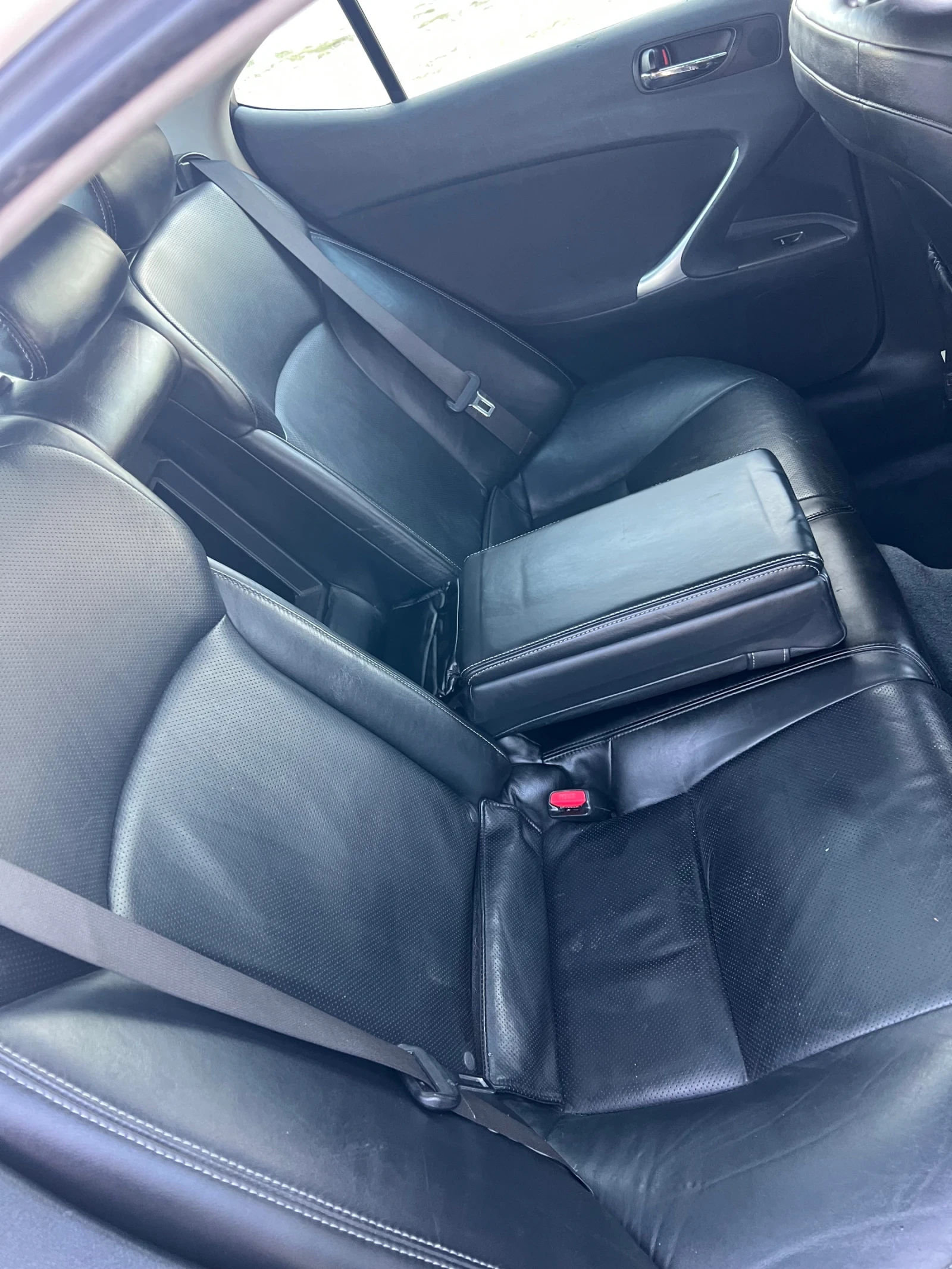 Lexus IS 220d  - изображение 8