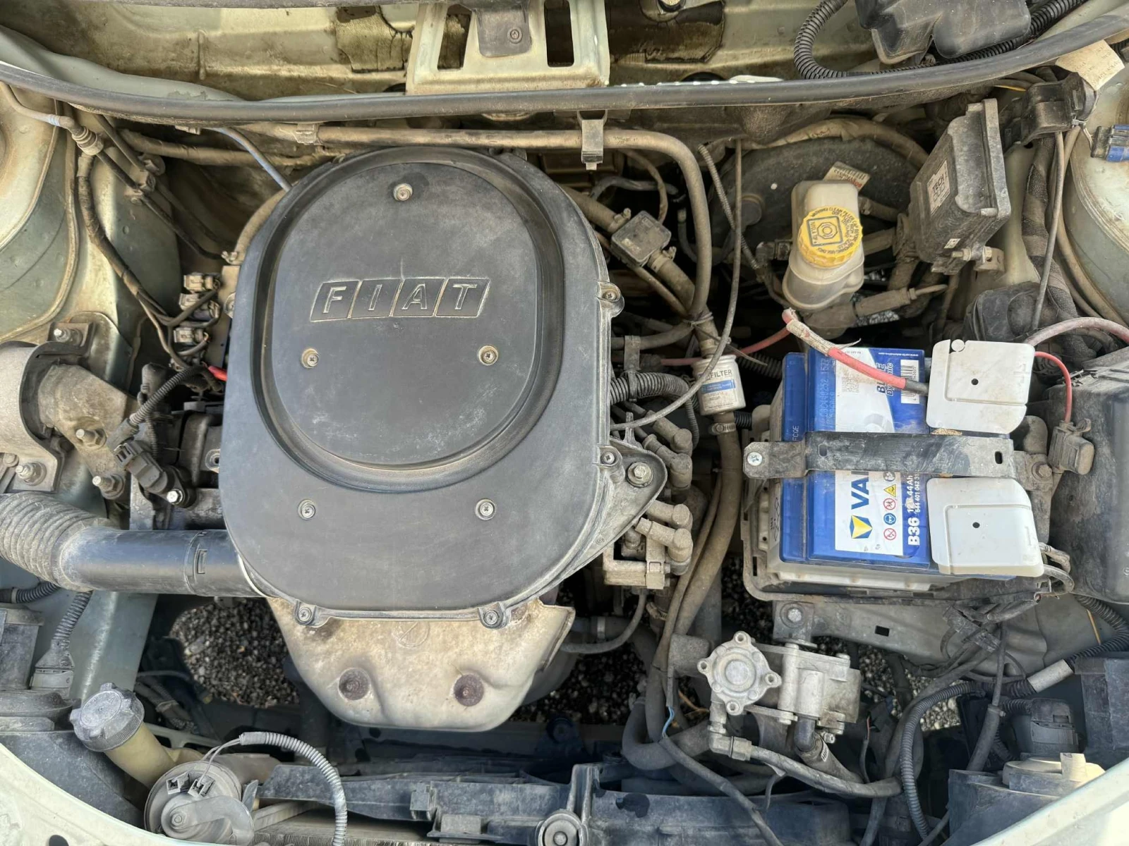 Fiat Punto 1, 2 60 кс - изображение 6