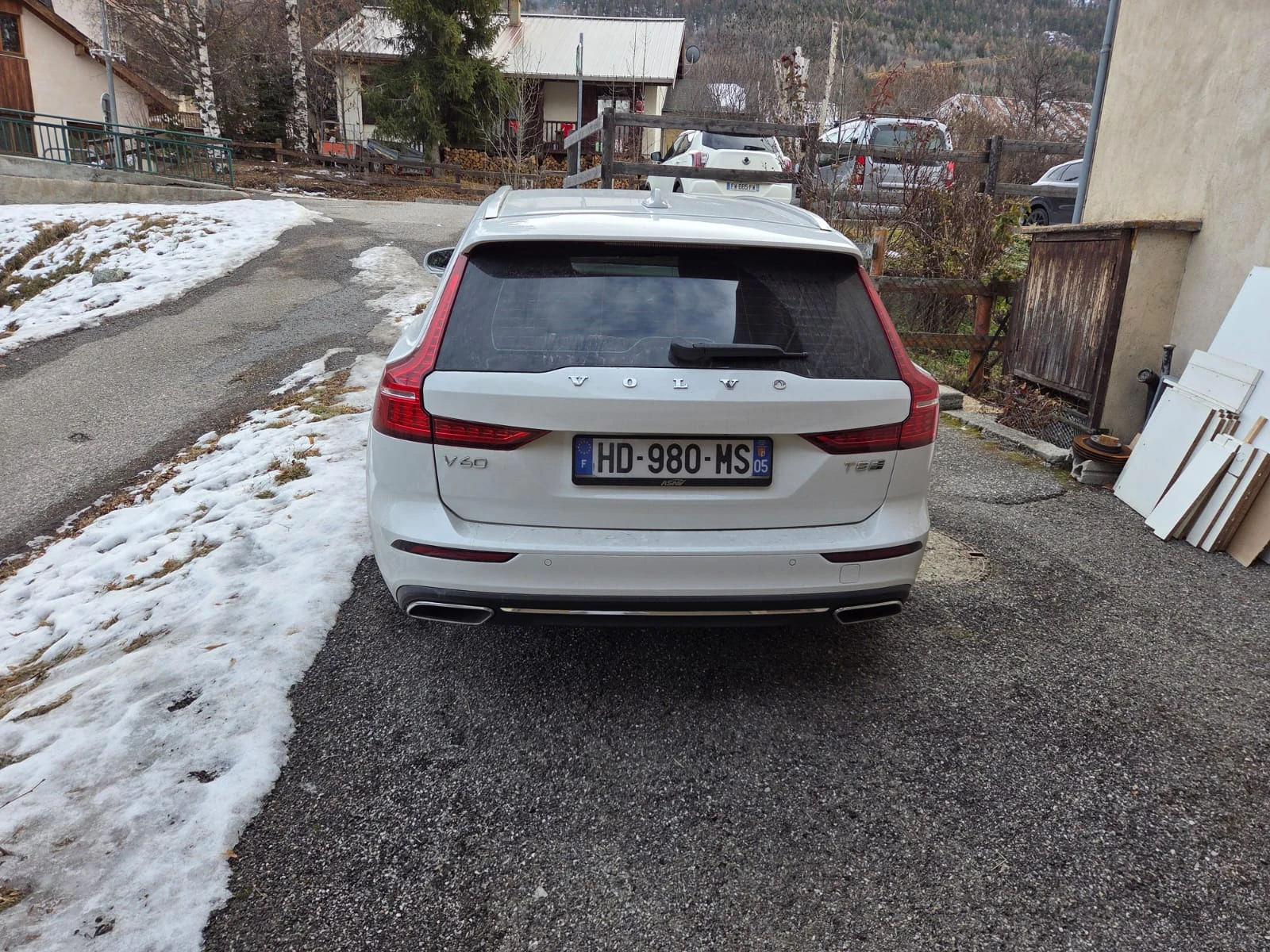 Volvo V60 Inscription_V60 T8 Twin Engine 303 + 87ch Inscript - изображение 5