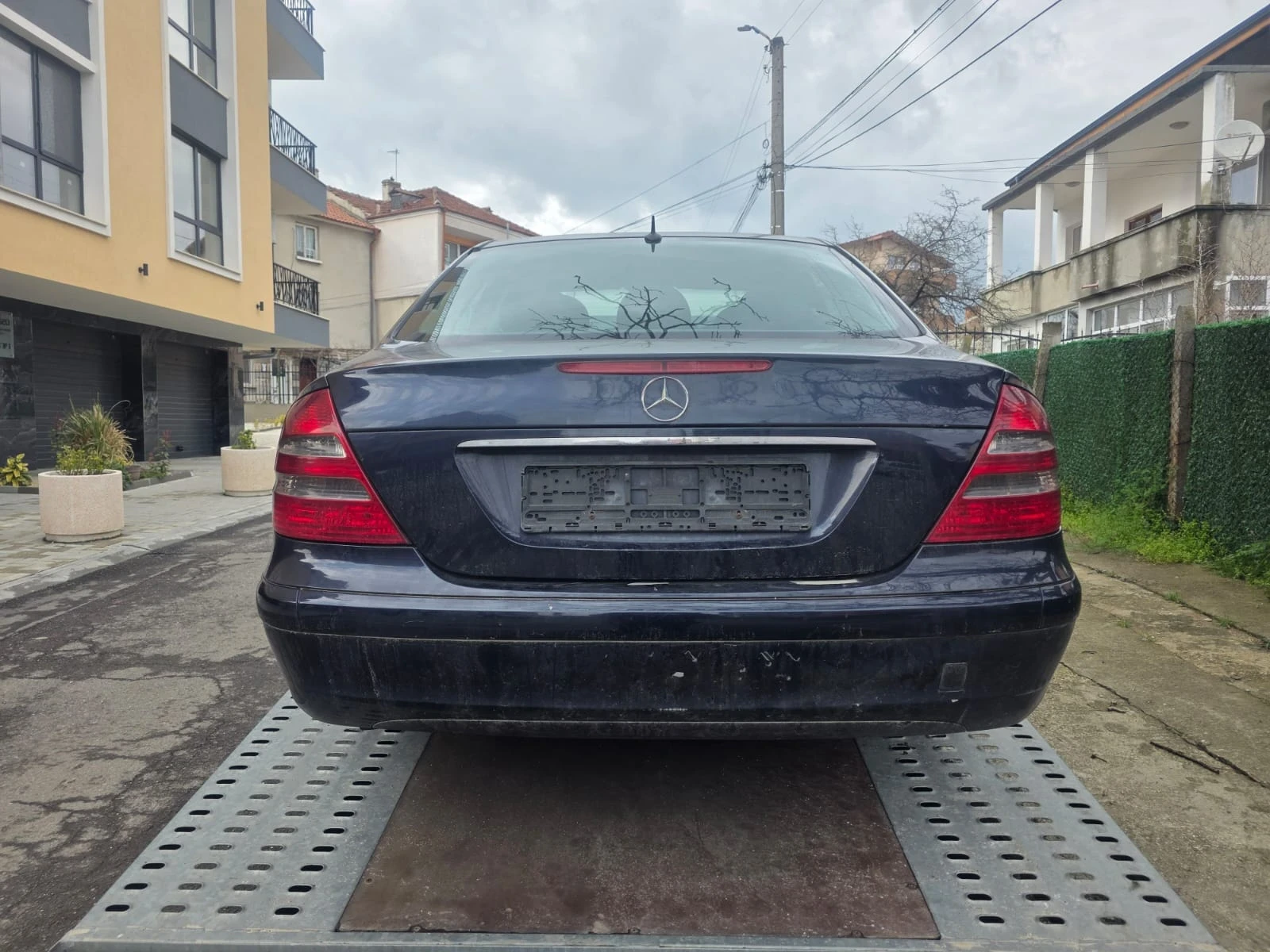 Mercedes-Benz E 220, снимка 3 - Автомобили и джипове - 54031094
