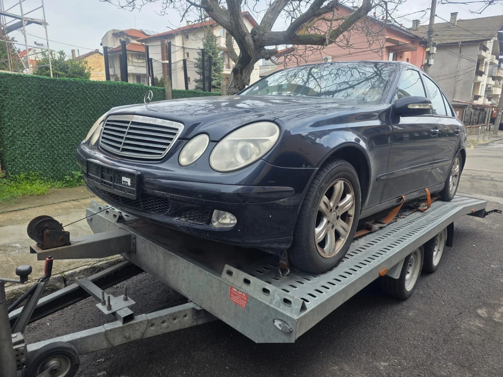 Mercedes-Benz E 220, снимка 2 - Автомобили и джипове - 54031094