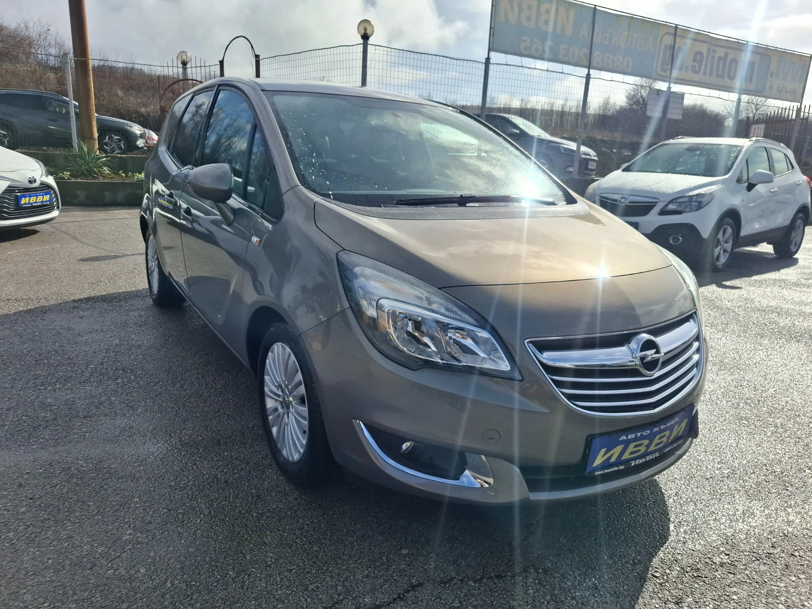 Opel Meriva Design Edition, снимка 2 - Автомобили и джипове - 54068339